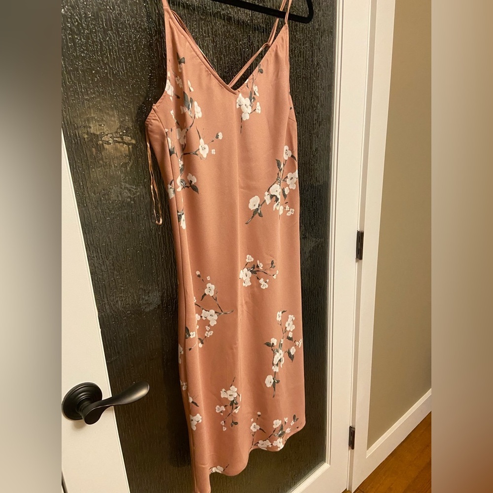 NWOT Dynamite Satin Floral Midi Dress